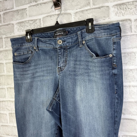Torrid Premium Denim Dark Wash Distressed Slim Leg Jeans Womens 18r 36 x 30 Mid - Picture 2 of 11